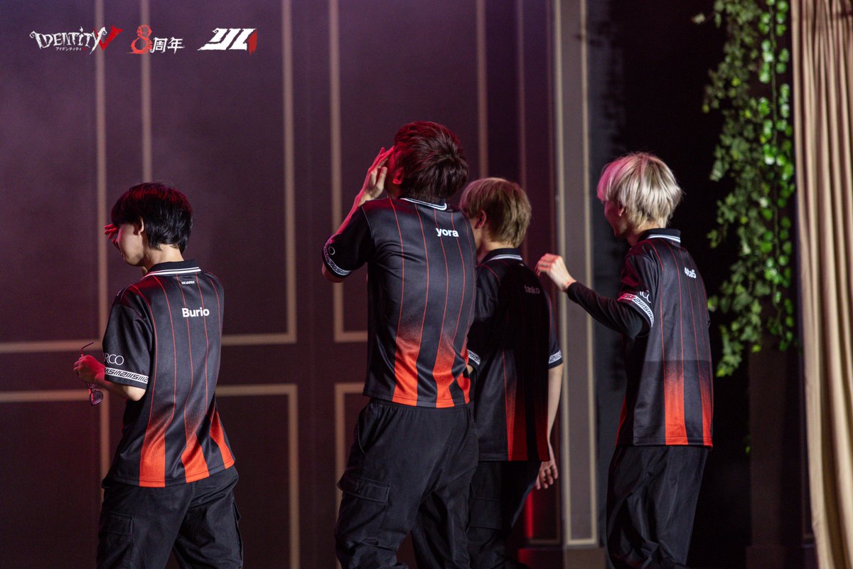 IdentityVChamp's tweet photo. #第五人格IJL
Passions for V · 2026 Summer⛪️
プレイオフDay2
現場写真

SZ
AXIZ

アーカイブ↓
https://t.co/biKwen3ofl

#第五人格
#第五人格8arty https://t.co/9Bdbva1P6L