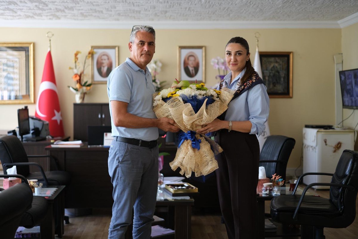 OlgunlasmaM's tweet photo. Mersin Olgunlaşma Enstitüsüne vermiş olduğu değerli hizmetler, emekleri ve katkıları için Sayın Mehmet Göçere'e teşekkür ediyor; bundan sonraki çalışma hayatında sağlık, mutluluk ve başarılar diliyoruz. https://t.co/QanwZzZS6O