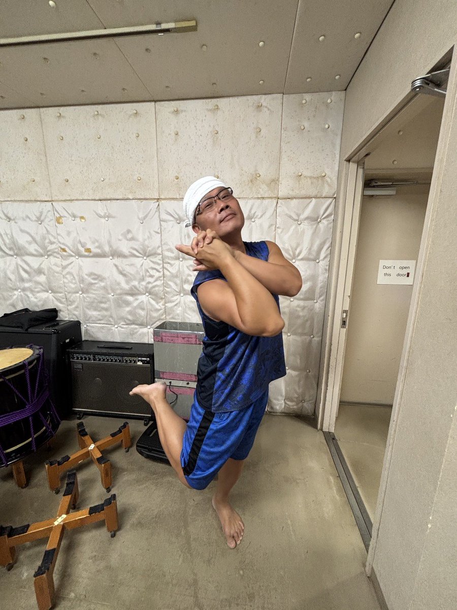 tomoyan889's tweet photo. 今日の午前中は
浅草の太郎さん＆りおちゃんとの
お稽古でした。 
栃木市までありがとうございます🙇‍♀️
基礎練のアクセントの特訓
めっちゃ難しかったぁぁ〜💦💦
後半は 本番の練習でした。
ありがとうございました。
 #和太鼓チームともゑ
 #小林太郎
 #和太鼓⁡⁡ 
 #佐野市 https://t.co/lTsuQE0QMT