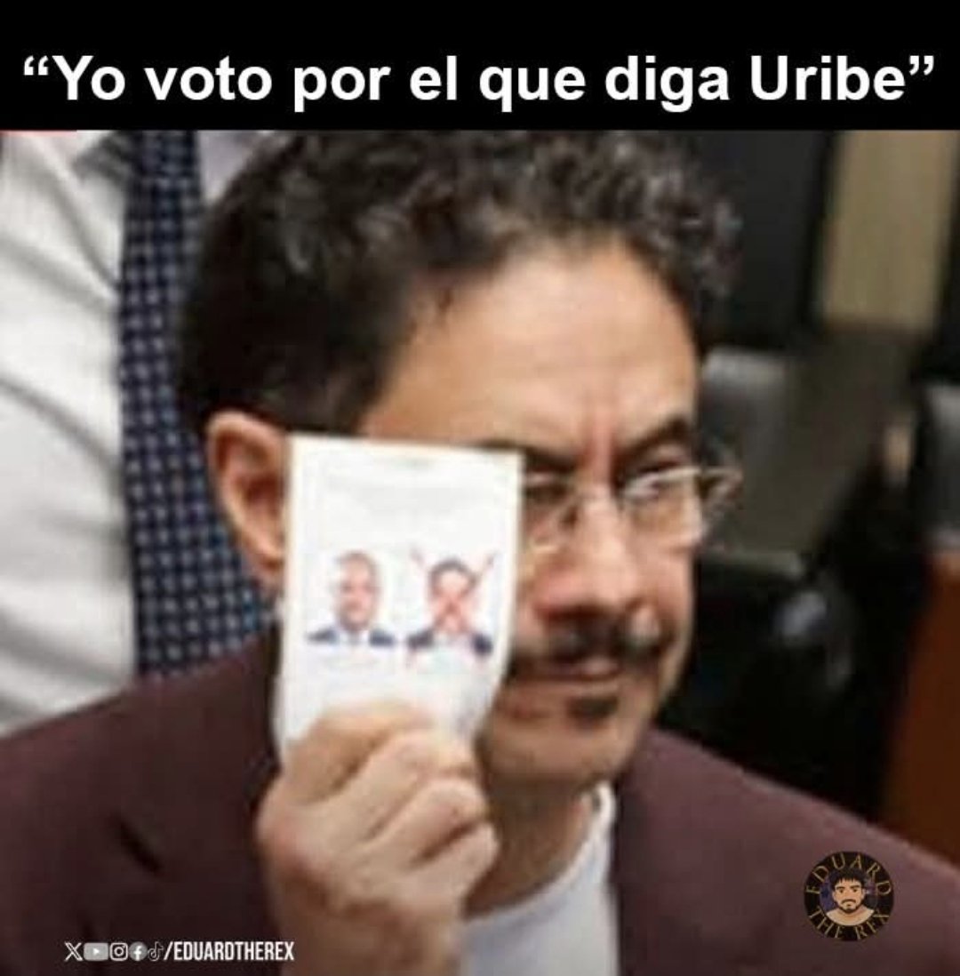 RobinsonIbaez2's tweet photo. @MajoDoriaT Solo un tarado defiende a esta porquería de politicos https://t.co/6UwwU4Anjj