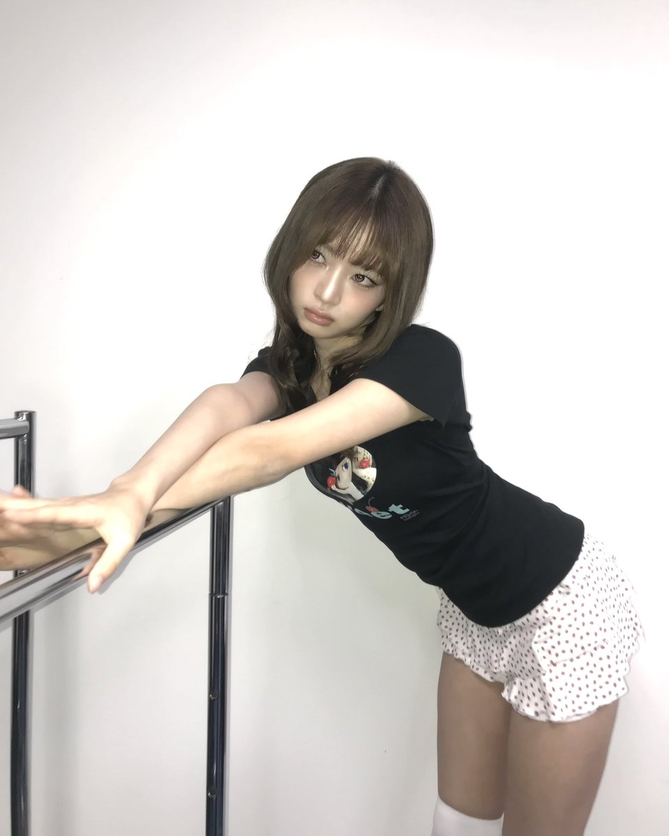 IVE_twt's tweet photo. 남은 사진도 올려볼게요😳🍎🩵

#IVE #아이브 #REI #레이 https://t.co/7Q3NK8iOFJ