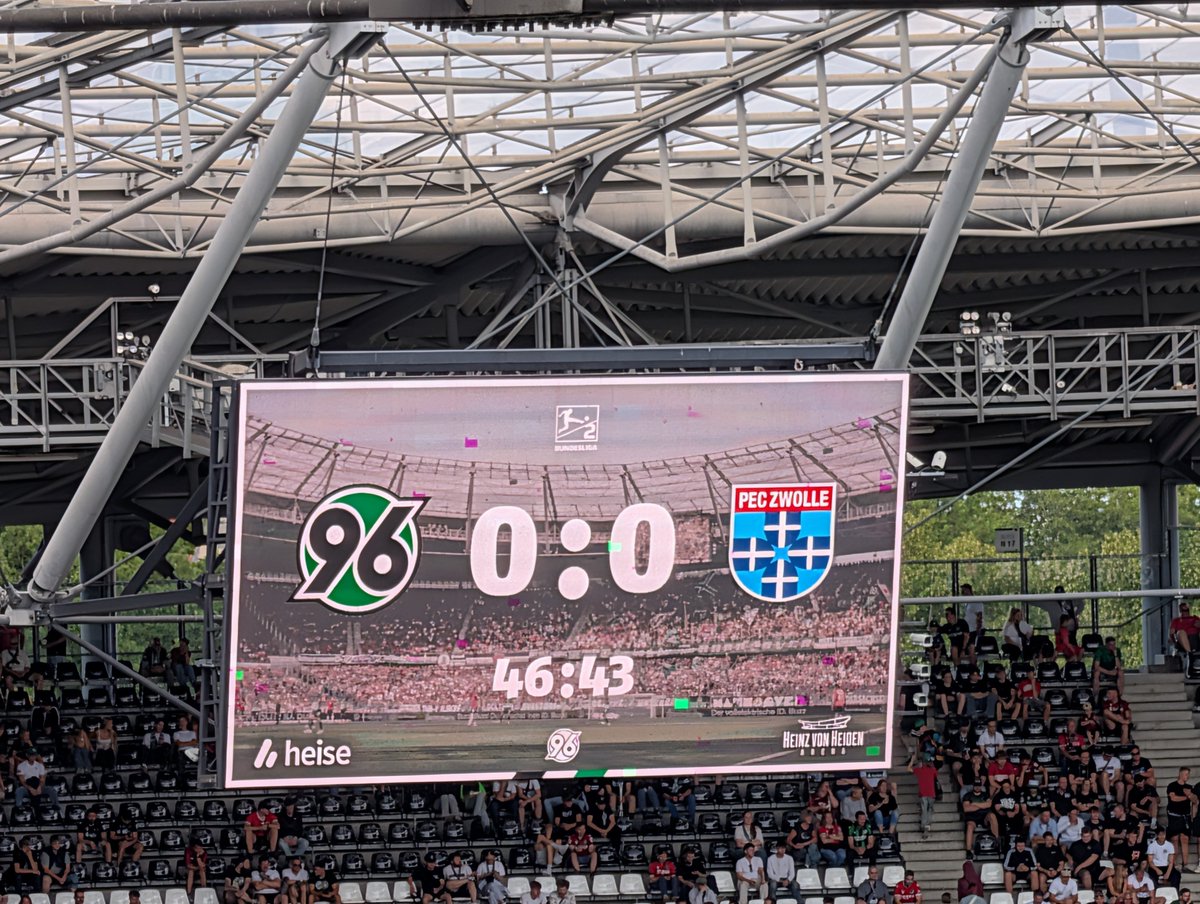 PECFansNL's tweet photo. #h96pec #peczwolle https://t.co/2Rpi3Jay7r