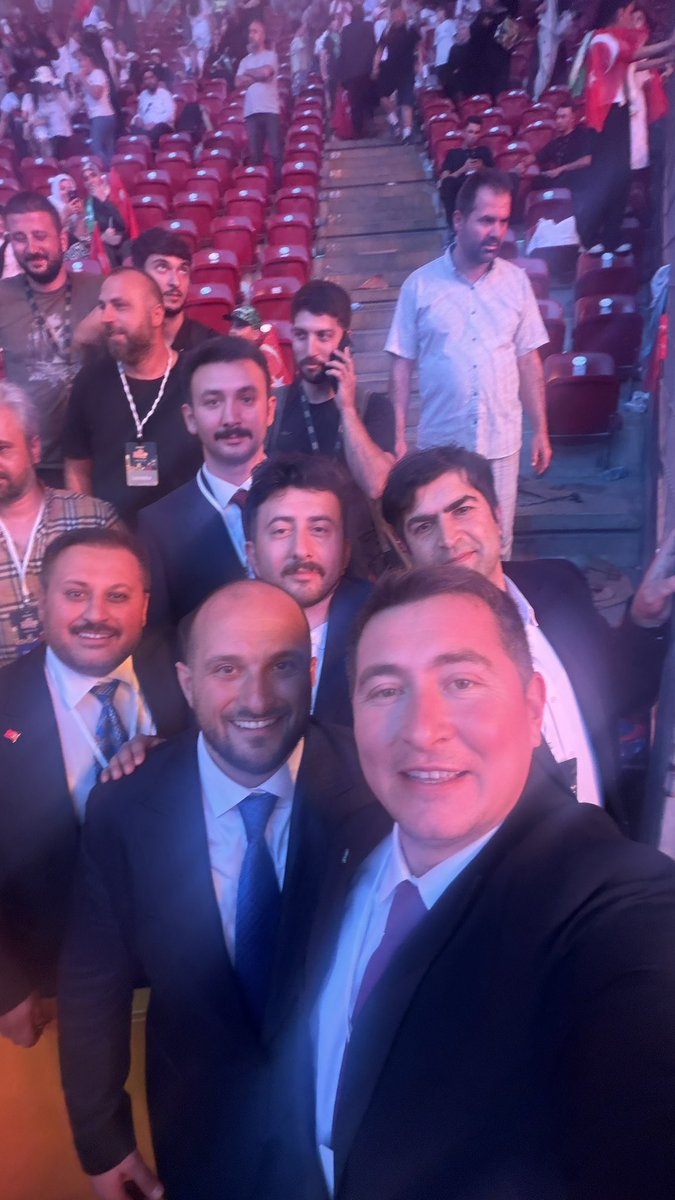 oguzhantuncatr's tweet photo. Değil mi ortada bir sine çarpıyor, yılmaz;
Cihan yıkılsa emin ol, bu cephe sarsılmaz!
#tügva #tügvayazokulu #tügvaankara https://t.co/R8hFb7erdU