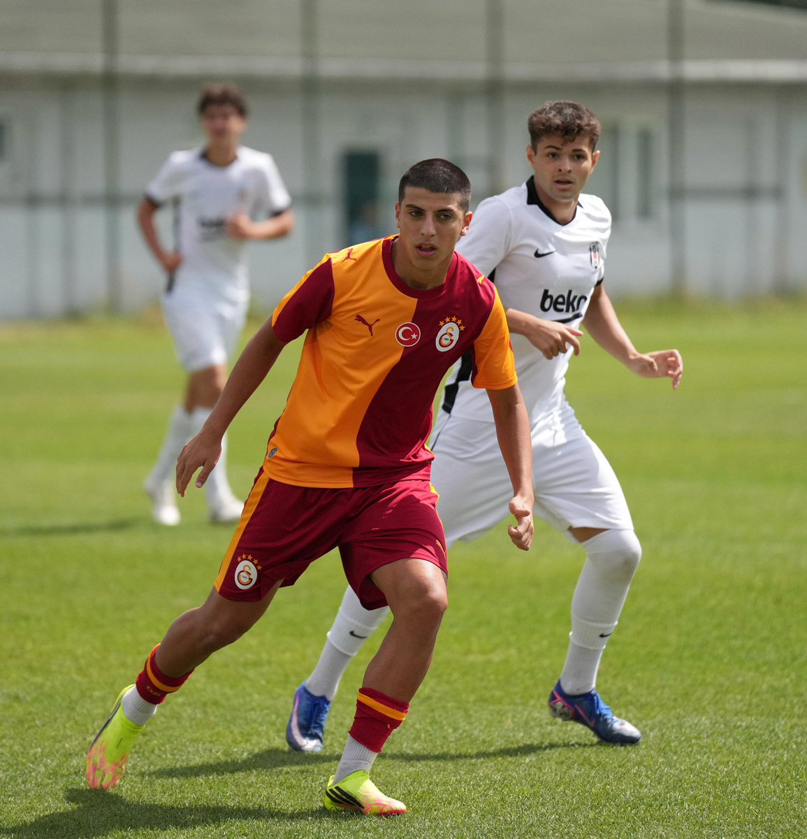 GSfutbolakademi's tweet photo. U19 takımımız, sezon öncesi hazırlıkları kapsamında bugün Beşiktaş U19 takımıyla karşılaştı.

İki takımı da mücadelelerinden dolayı tebrik ederiz. https://t.co/m9EuZGORsZ