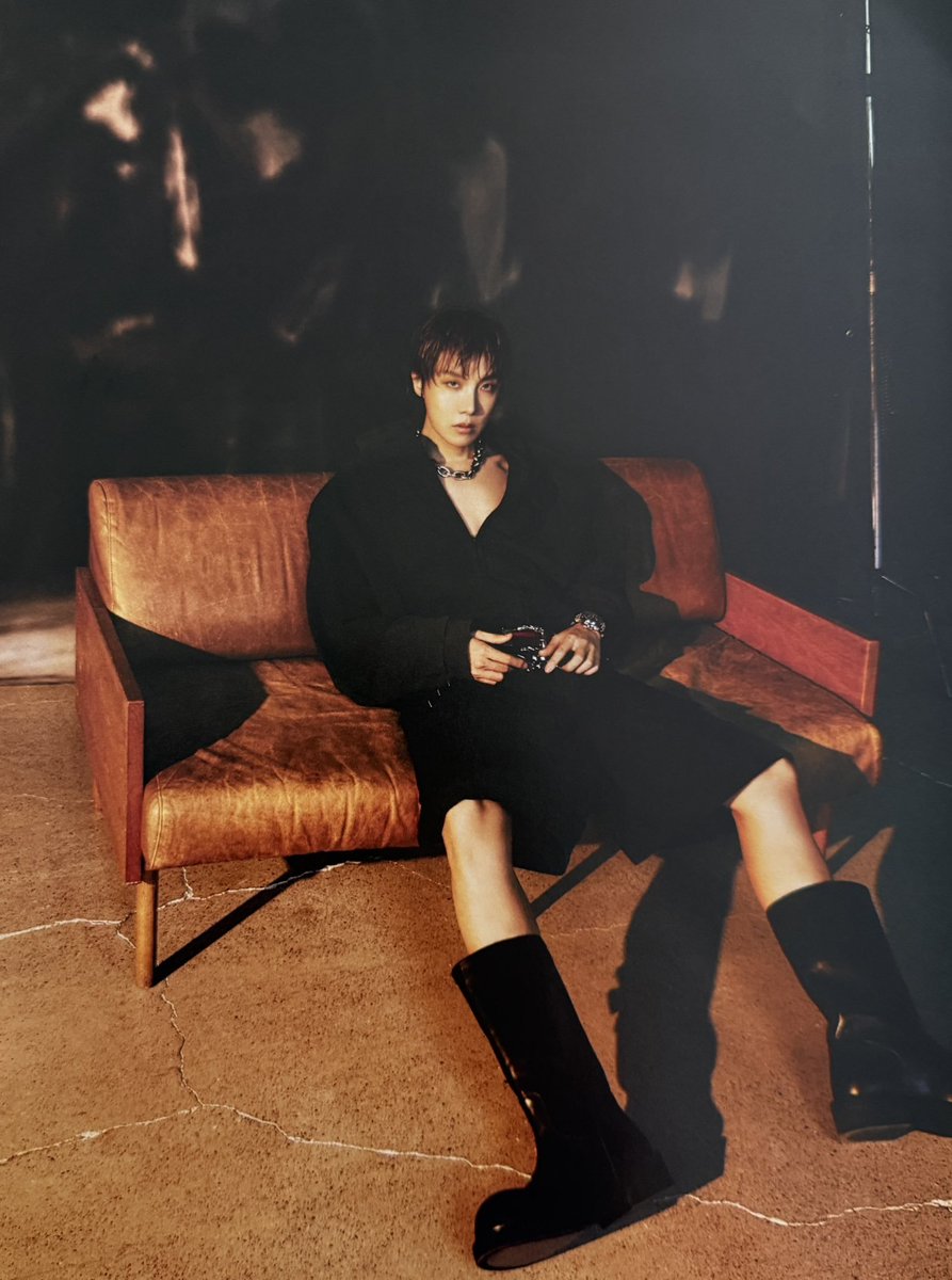 uarmyvibe's tweet photo. JUNG HOSEOK FOR DAZED KOREA https://t.co/1lawBI9vDl