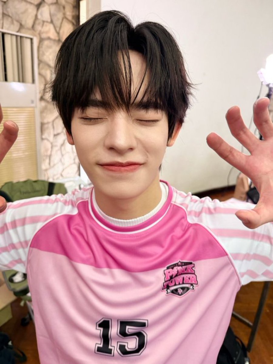 woo_Rak's tweet photo. 개큰입덕 https://t.co/LJ3y21mVIX