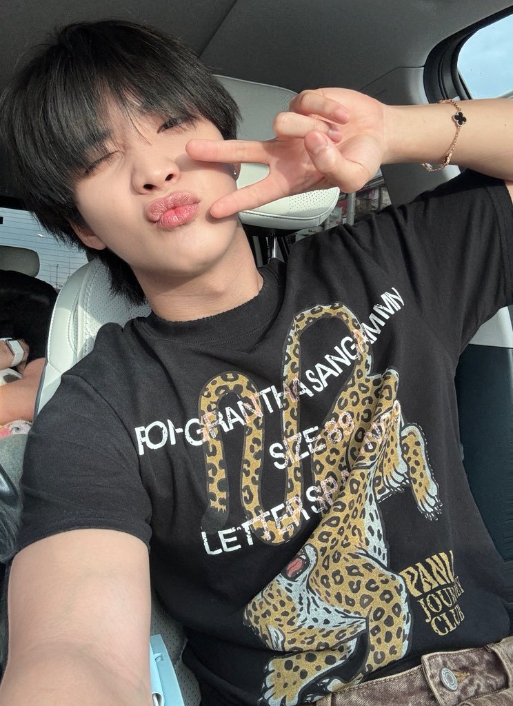golf_ddimples's tweet photo. tóc dài quá ời :'))) btw dnay nhỏ bíc selfie ngày càng xink ời, trúng gu hao xiền đu cảrd tóa =))))) https://t.co/HAaOniXaO1