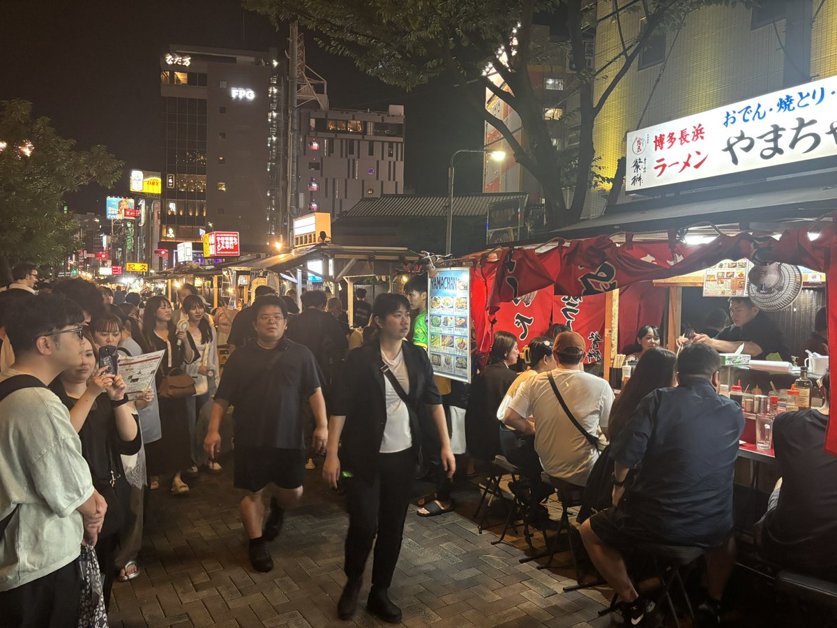 gosshin's tweet photo. 明日仕事が無い夜は最高！
今晩は中洲の屋台でダラダラ〜 https://t.co/OPLxpT7OJk