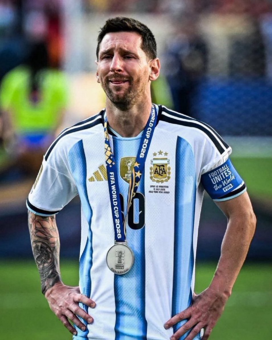 lfc009666's tweet photo. في كأس العالم 2014

هداف البطولة: خاميس رودريغيز

أكثر من صنع أهداف: خوان كوادرادو

أعلى تقييم في البطولة: توني كروس

البطل: ألمانيا

إحصائيات ليونيل ميسي:

دور الـ16: 0 أهداف، 1 أسيست

ربع النهائي: 0 أهداف، 0 أسيست

نصف النهائي: 0 أهداف، 0 أسيست

النهائي: 0 أهداف، 0 أسيست

الفائز بالكرة الذهبية في البطولة: ميسي

ميسي أكبر عملية خداع شهدتها كرة القدم على الإطلاق