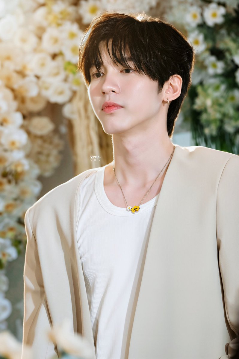 yvesishappyy's tweet photo. 010826 𓏔 #ITSSKINxAouThanaboon

AOU WITH ITSSKIN BEAUTY 

ଘ(˵╹-╹)━☆💐

——————————— ⟢ ˚⊹
◜  #aou_tnbknr 𓎛 @tnbau1 ◞
˗ˋˏ #takenbyyves◞♡ ˎˊ˗ https://t.co/J5BsyNngXt