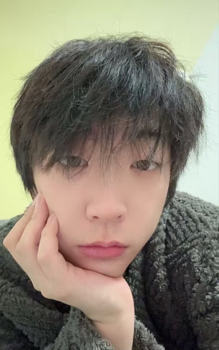 kuzhuw's tweet photo. #四爱 会有人喜欢反差的我吗 https://t.co/gJs6N9aqZx
