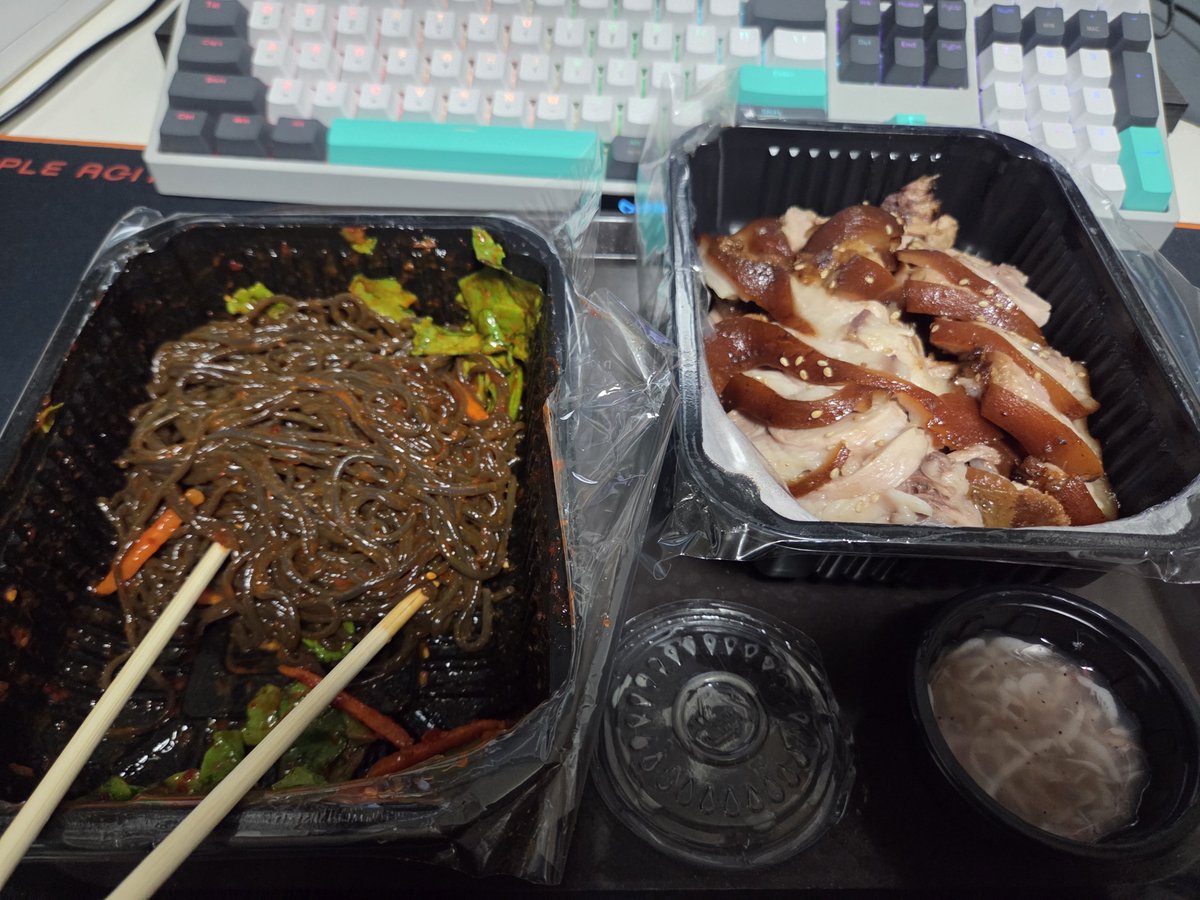 dice_909's tweet photo. 야르 https://t.co/DeJTO2PCkV