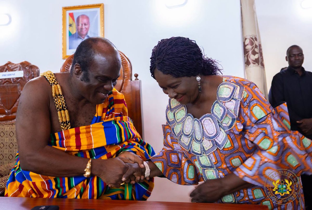 utvghana's tweet photo. Vice President Professor Naana Jane Opoku-Agyemang has met with the Central Regional House of Chiefs in Cape Coast during a courtesy call to discuss issues of regional development.

#UTVGhana https://t.co/9XnNBbSFaU