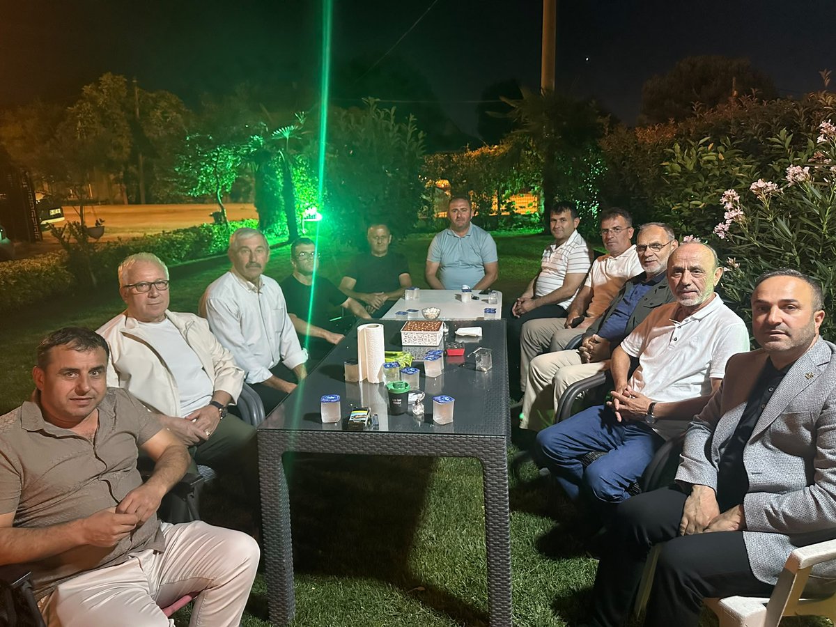 AkPartiErenler's tweet photo. Büyükesence Mahalle Muhtarımız Sadettin Duman ve kıymetli hemşehrimiz Kadir Şarbalkan’ı, mübarek Umre ibadetlerini tamamlayarak yurda dönmeleri vesilesiyle ziyaret ettik.

Rabbim yapmış oldukları ibadetleri kabul, umrelerini mebrur eylesin. Kendilerine sağlık, huzur ve bereket dolu bir ömür diliyor, misafirperverlikleri ve samimi ev sahiplikleri için teşekkür ediyoruz.