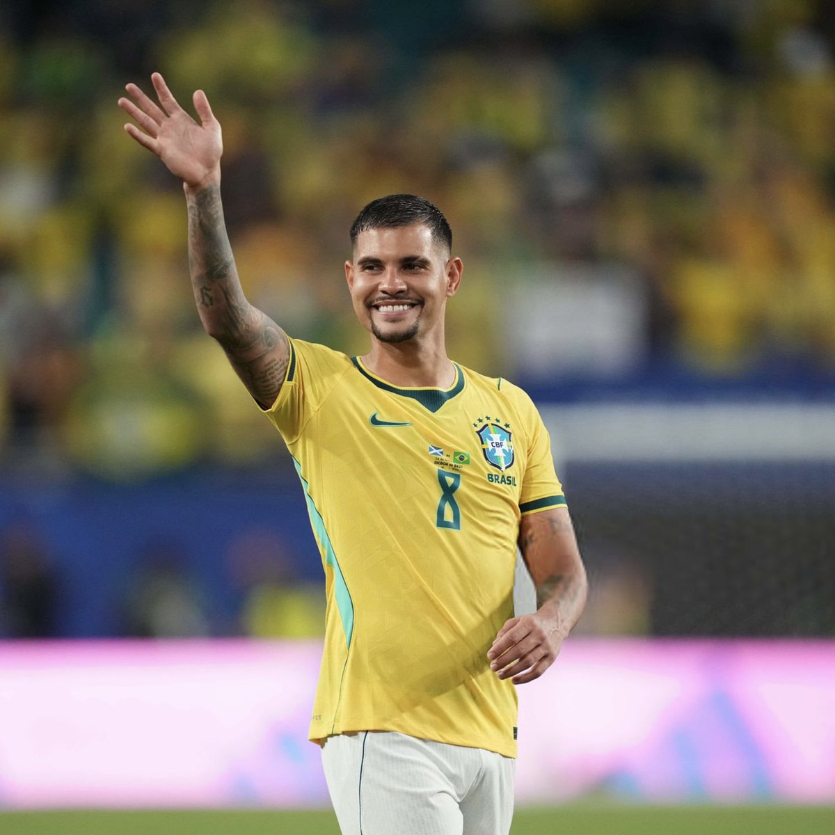 ActuFoot_'s tweet photo. 🚨 BRUNO GUIMARÃES 🇧🇷 À ARSENAL, C’EST FAIT !!!! ✅❤️🤍

81 M€ + 12 M€ DE BONUS !!! 💰

La signature devrait être finalisée ce week-end à Londres. ✍️

🗞️ @ESPNBrasil https://t.co/b1XyVYfT2j
