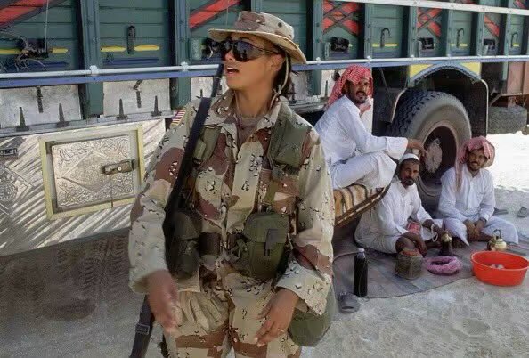scodms's tweet photo. @bador_0000 @tmrrah9 لولا 33 دوله تحميك
كان العراقي نايم بالرياض

عمليه درع الصحراء
لحماية السعودية بعد يومين من غزو الكويت https://t.co/RazEdZCsxK