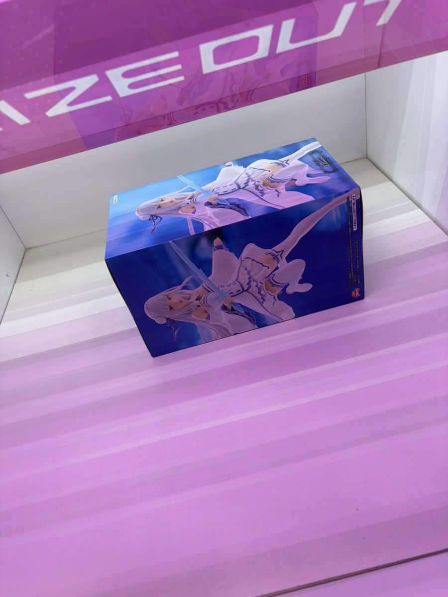 ENIGMAoWRY's tweet photo. 友人ら三人で水戸黄門祭り堪能後その流れでゲーセンみんなで楽しんでたんだけど800円で簡単に取れちゃったエミリア https://t.co/4YqHsmhfVl