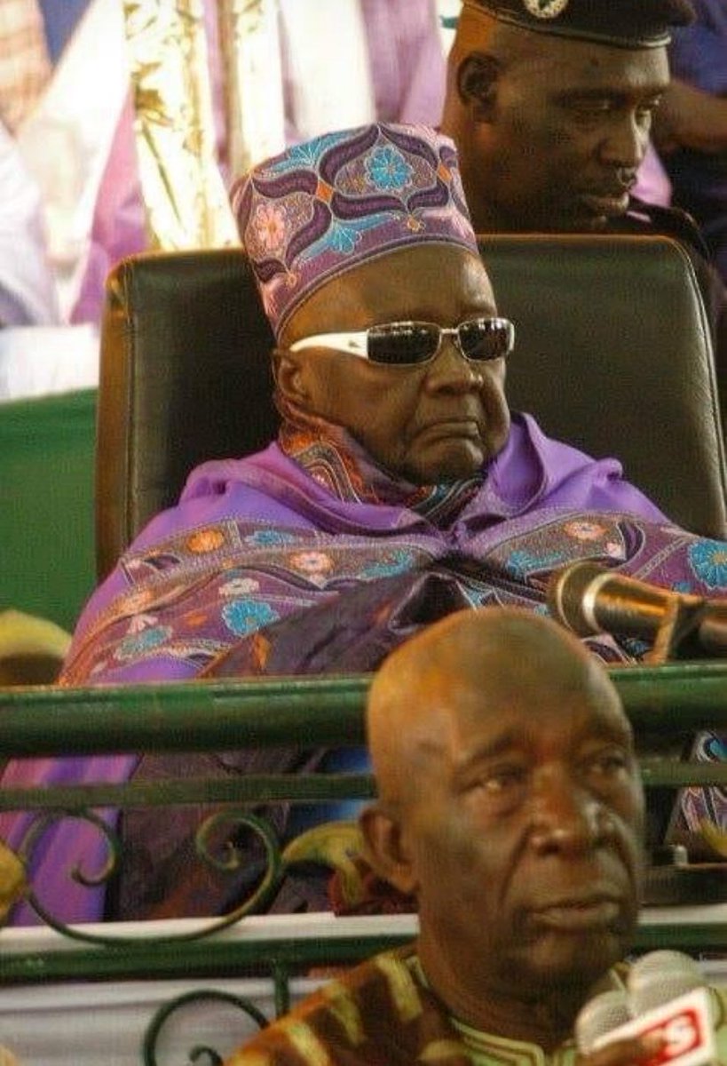 Maam_Dabakh's tweet photo. 15 Août 1925 : Naissance de Cheikh Seydi Mouhamadoul Mansour SY Borom Daaraji (RTA), Yâ Sibawayh Zamanihi ❤️🤩

Le 15 août 2026, il aurait eu 101ans… Une date qui coïncide avec un samedi, tout comme le jour de sa naissance.

Fatiha, 41 Ikhlass, Salatul Fatihi

#BoromDaaraji https://t.co/vAukSWyEVO