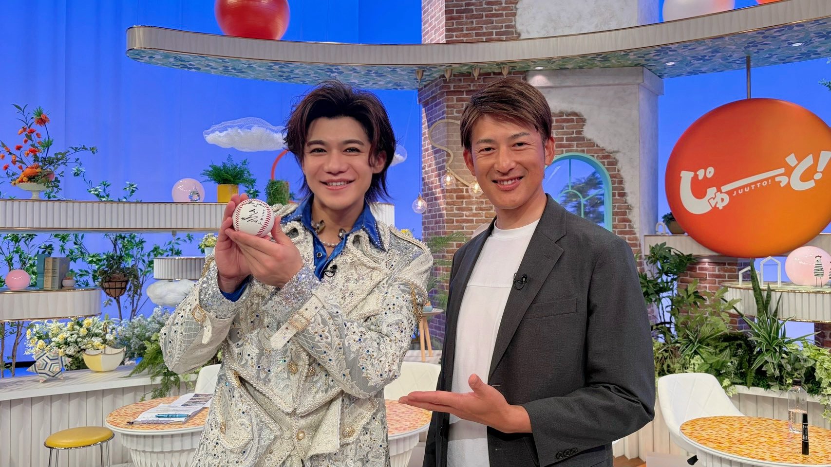 新浜レオン公式トートバッグ（サイン入り） 新浜レオン в X: „大阪→愛知楽しかった📺📻🎤📝📺🍚🎤 ありがとうご