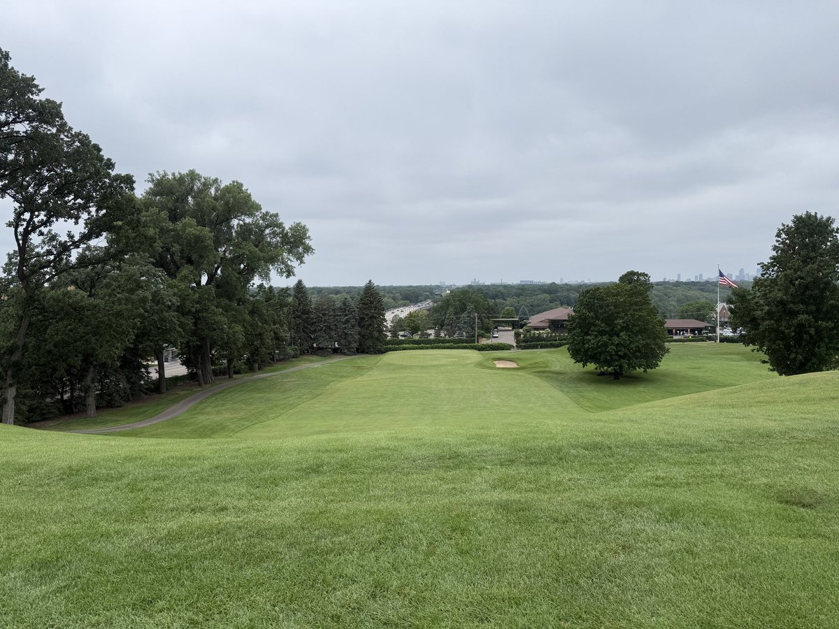 principals_nose's tweet photo. 2nd loop in MSP came at unique @TandC1888 another @jeff_mingay case study in artful restovation. Our hospitable host casually rolled in 5 birdies &amp; an eagle, while his pal made 8 effortless birdies. Awesome property &amp; natural design you don’t see much stateside. Really fun spot. https://t.co/sTi0rIOTld