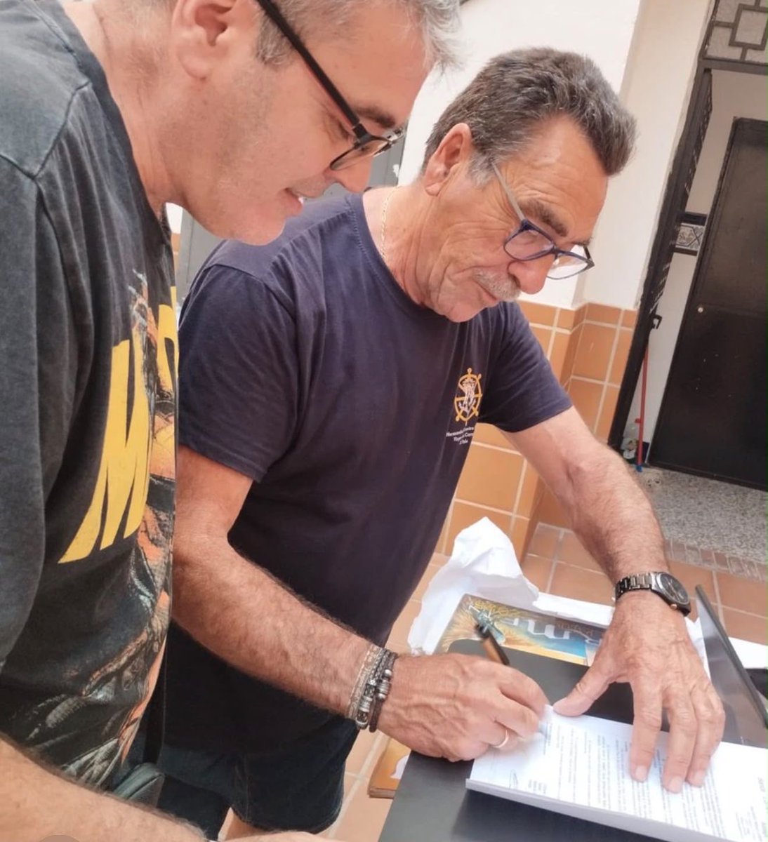 bctestrellamlg's tweet photo. Desde la Banda de Cornetas y Tambores Los Gitanos de Málaga expresamos nuestro más sentido pésame por el fallecimiento de D. Francisco Gaspar Montilla, Hermano Mayor de la Hermandad del Carmen del Palo.
Nos unimos al dolor de su familia y de toda la Hermandad. Que descanse en paz https://t.co/UuL1Qg4w0l