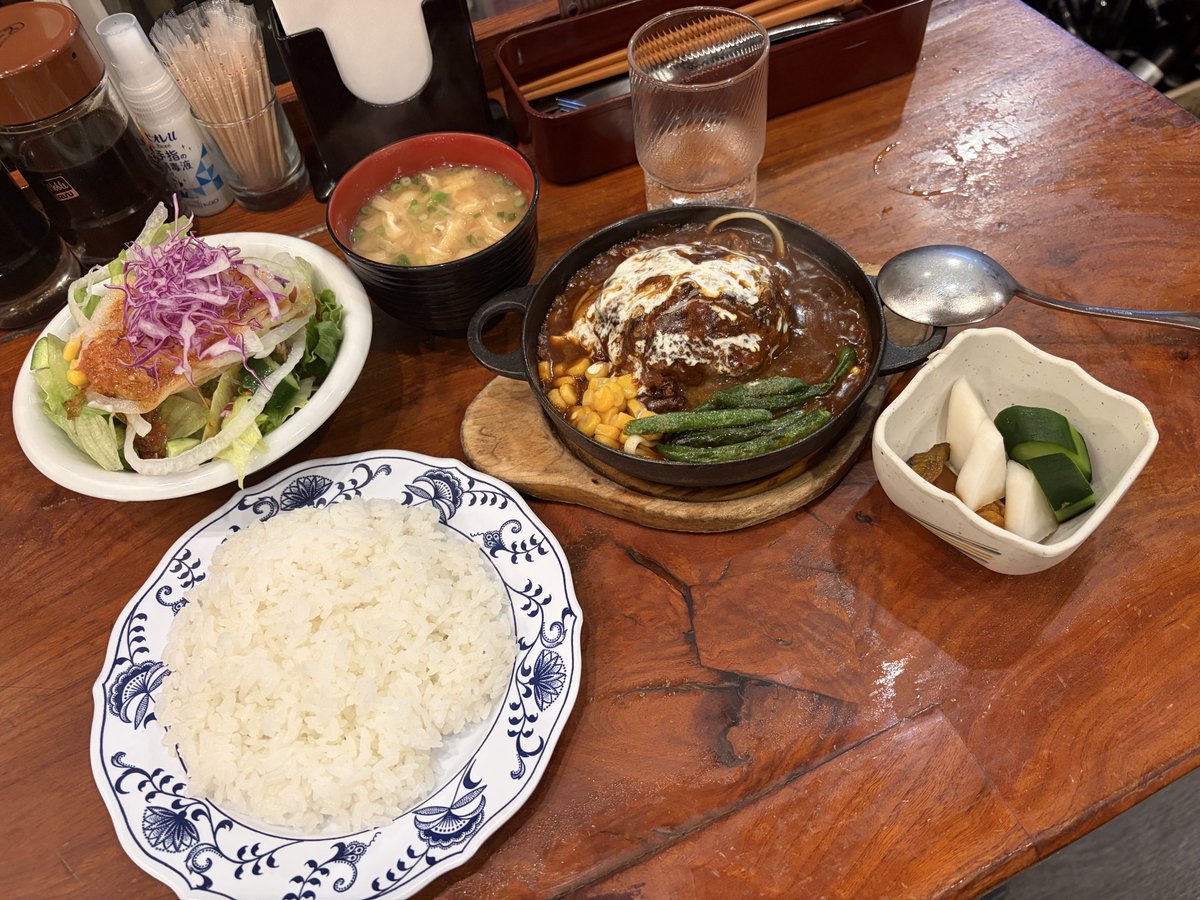 m_river733's tweet photo. ハンバーグ ( ´ρ｀) https://t.co/aMVyCgXGoT