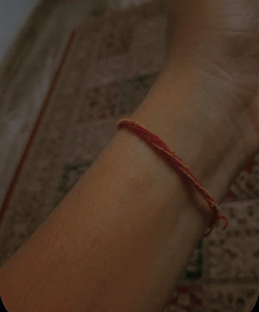 Ashdrezy's tweet photo. Omg omg omg guys look me and andres are dating we have same red couple bracelet!!! 

Ahhhhh omggggg 

😭😭😭😭🤣 https://t.co/rLx9aGN0NS