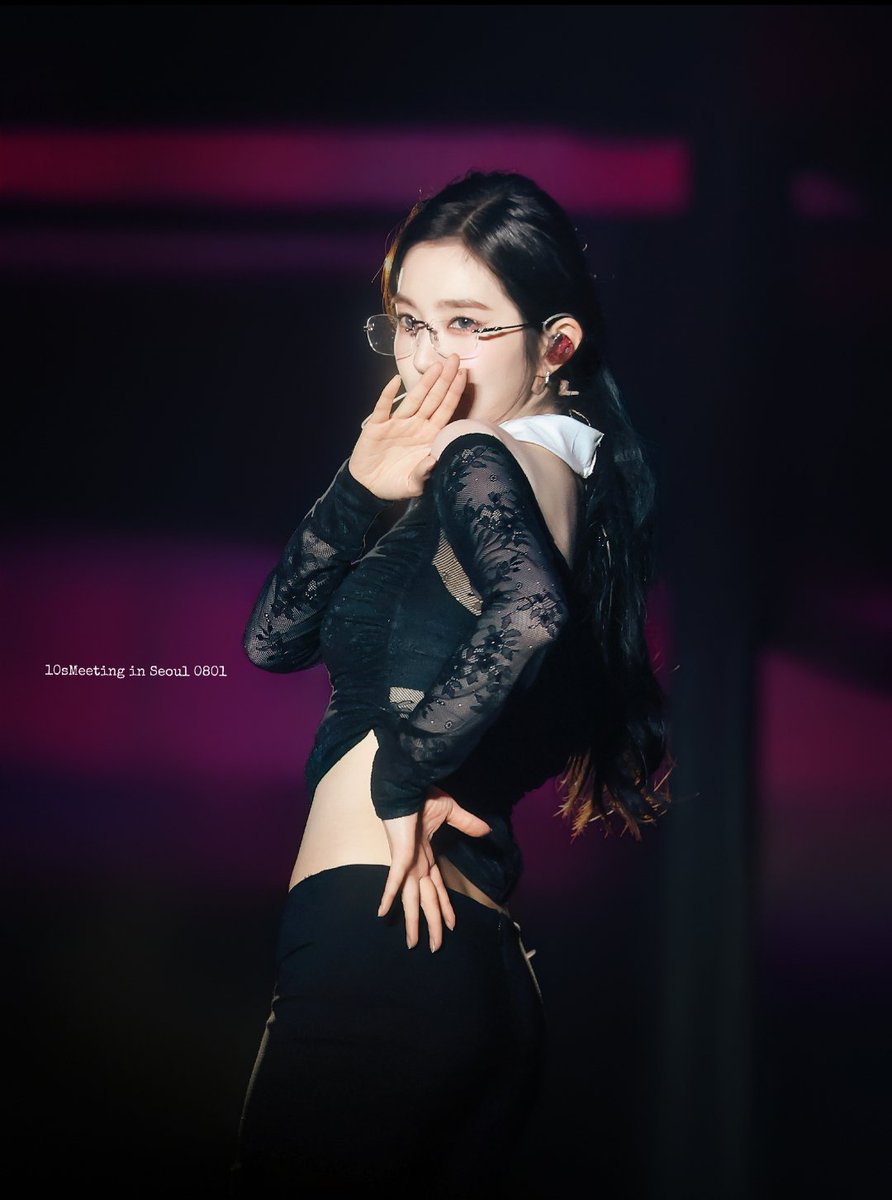 SoloBae91's tweet photo. 260801
#아이린 #IRENE

© 10sMeeting https://t.co/KZ03I4ujUI