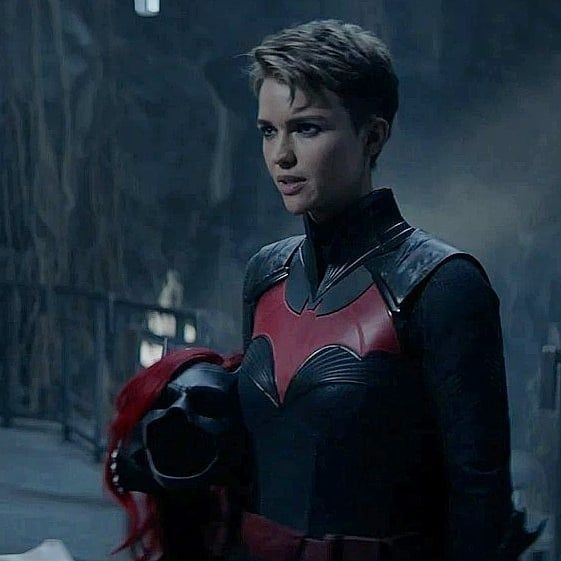 FearIsThisBat's tweet photo. "Find your own way."

Kate Kane to some and Batwoman to the rest. 

An au portrayal.

- nsfw 18+
- lewd focused
- few limits
- faux dom / strict sub
- never top / only a bottom
- few limits
- novelist / multiparagraph
- literate / descriptive
- open/multi ship w/chem https://t.co/BoZUuSo2OS
