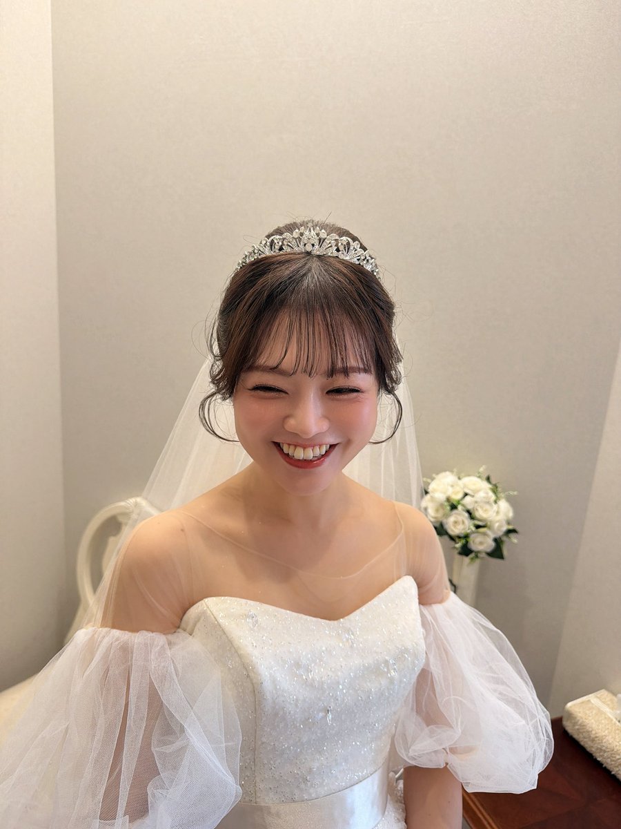 aoi_m_531's tweet photo. 初めてのウェディングのお仕事
ドキドキだったけど楽しかったです♡
ドレスとっても素敵だった〜💐💖
#松柏園ホテル
#親子でウエディング
#北九州結婚式 https://t.co/mscq4wjFYr