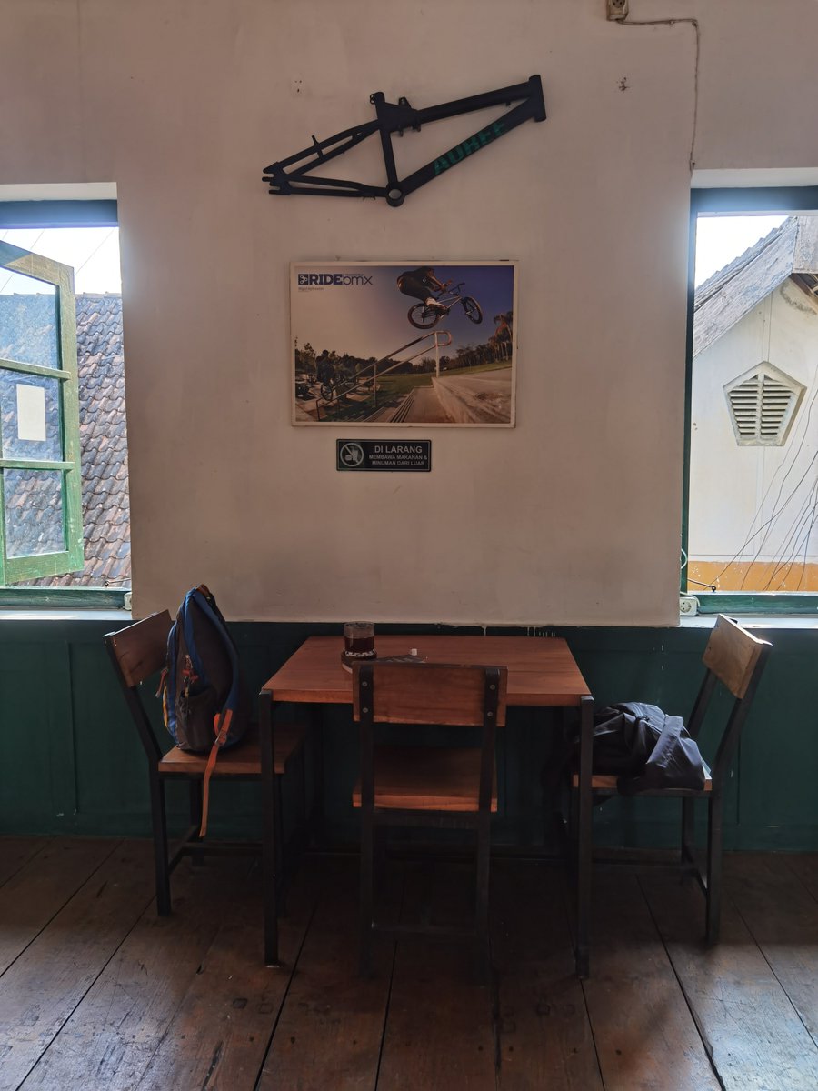 firstcrackkk's tweet photo. 📍Auree Coffee, Klaten https://t.co/pttCaQzWHQ