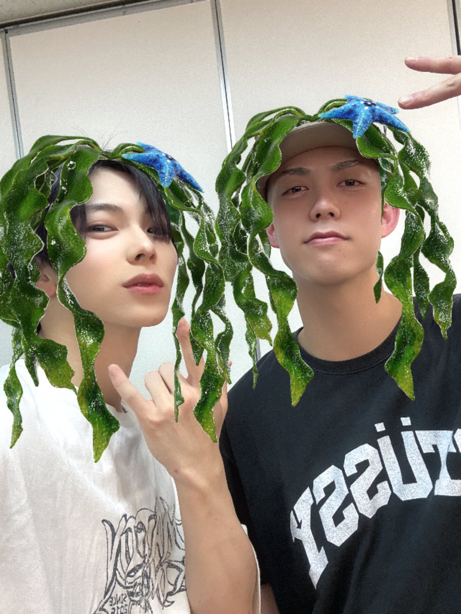 NAGAMINE_RYUTA's tweet photo. ミュージカル『テニスの王子様』4thシーズン 全国大会 青学vs立海 前編
マチソワありがとうございました！

まさやくんと！
オレたちワカメまん
 #テニミュ
 #菊丸英二 https://t.co/WyMx1CqYfP
