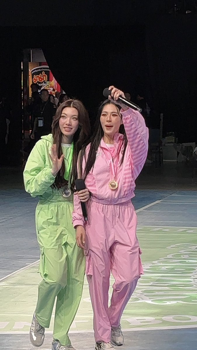 jongjangq's tweet photo. บ้ายบายยยพวกอ้วน💗 https://t.co/dzClDLxVj5