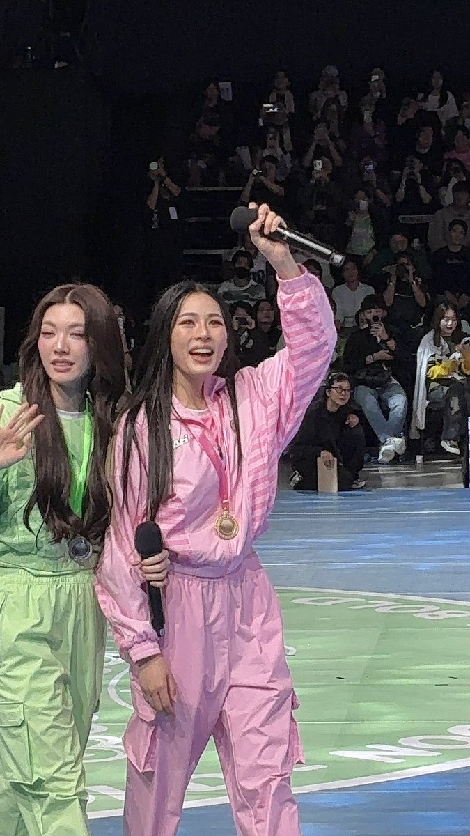 jongjangq's tweet photo. บ้ายบายยยพวกอ้วน💗 https://t.co/dzClDLxVj5