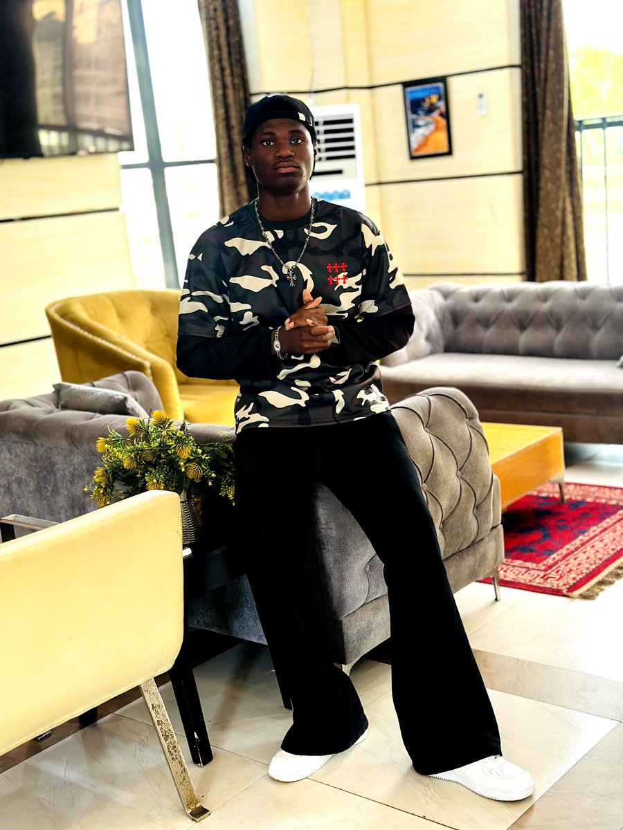 fitman_02's tweet photo. We just got Started!
Stay with me✊🏿❤️ https://t.co/UaMrpg4kEX
