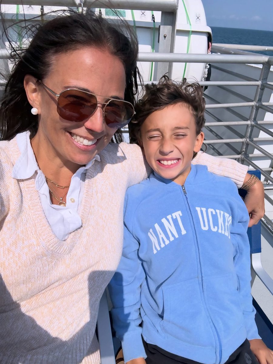 susangrant_m's tweet photo. One guess where we’re going!? My childhood home away from home. 💗 I’m not the boat captain this time but enjoying sitting back and enjoying the view with my three angels to my #favoriteplaceonearth #nantucket https://t.co/gUXVzZiufS
