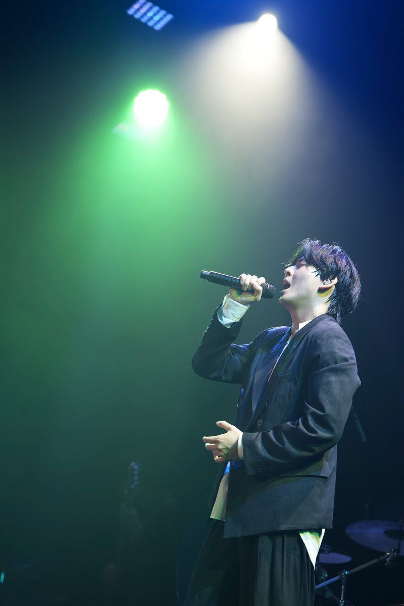 makishima_MG's tweet photo. 牧島 輝LIVE2026 「ガッシュ」1日目ありがとうございました！

明日も1部・2部ともに、当日券/配信ございます！
是非、ご覧ください！

明日も猛暑が予想されます。
道中お気をつけてお越しください。

沢山のご来場お待ちしております！

・・・・・・・・・・・

【当日券販売時間】

8月2日
1部：11時30分〜
2部：15時40分〜

【販売場所】
会場（ニューピアホール）にてご購入いただけます。

【チケット代金】
9,000円(税込)

【注意事項】
・当日券は、先着順となります。
・ご用意が各部若干枚数となっております。ご来場いただいてもご購入いただけない場合がございます。ご了承ください。

・・・・・・・・・・・・・

【物販整理券配布時間】

8月2日（日）
【1部】 10:30~
【2部】 14:40~

※転売禁止 ・当日のみ有効・本券紛失などによる再発行はありません。
呼び出し時間を過ぎた場合は、最後尾からのご案内になります。
一般販売は整理券をお持ちの方の後になります。

・・・・・・・・・・・・・

【牧島 輝LIVE2026 「ガッシュ」ライブ配信】

詳細はこちら↓
https://t.co/PRwZj1d9U6