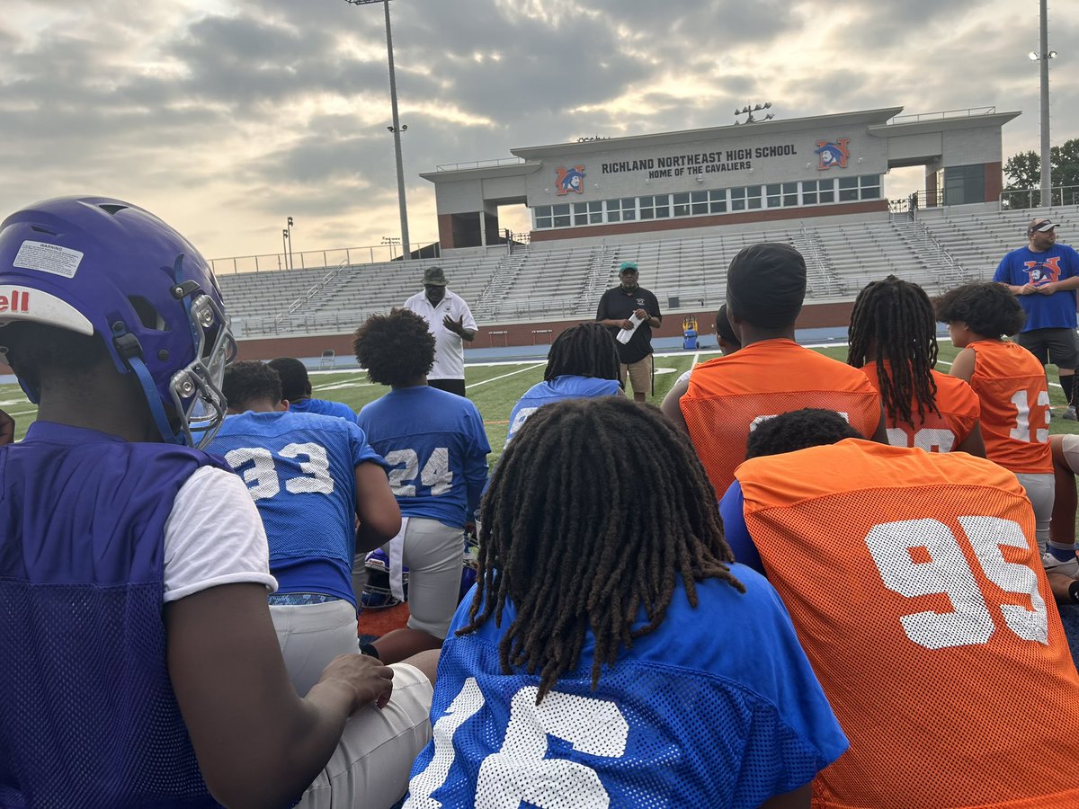 RNEAthletics's tweet photo. Huge thank you to the @SCFOA2  speaking to our @RNEcavsfootball team about expectations for the season! 

#TheCavsWay 🏈
#SharpenTheSword ⚔️
#TheNorth https://t.co/H3NdsR9Ipq