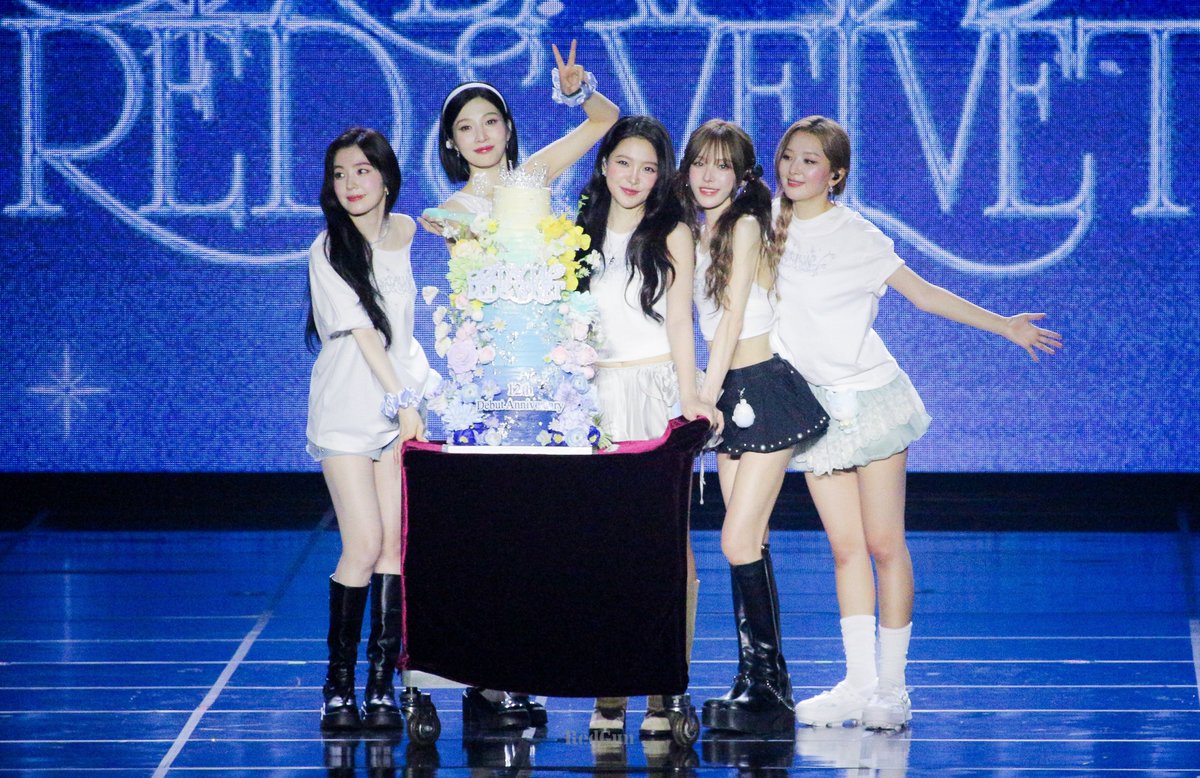 RvRg_801's tweet photo. 260801 #레드벨벳 #RedVelvet 

🩷💛🩵💚💜♾️ https://t.co/xSSTYENCPC