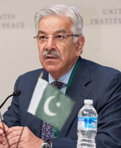 bilalspeaks_'s tweet photo. Defence Minister Khawaja Asif says there are no indications that the current system is nearing its end, dismissing speculation about any immediate change. https://t.co/nuNZ76OlWv
