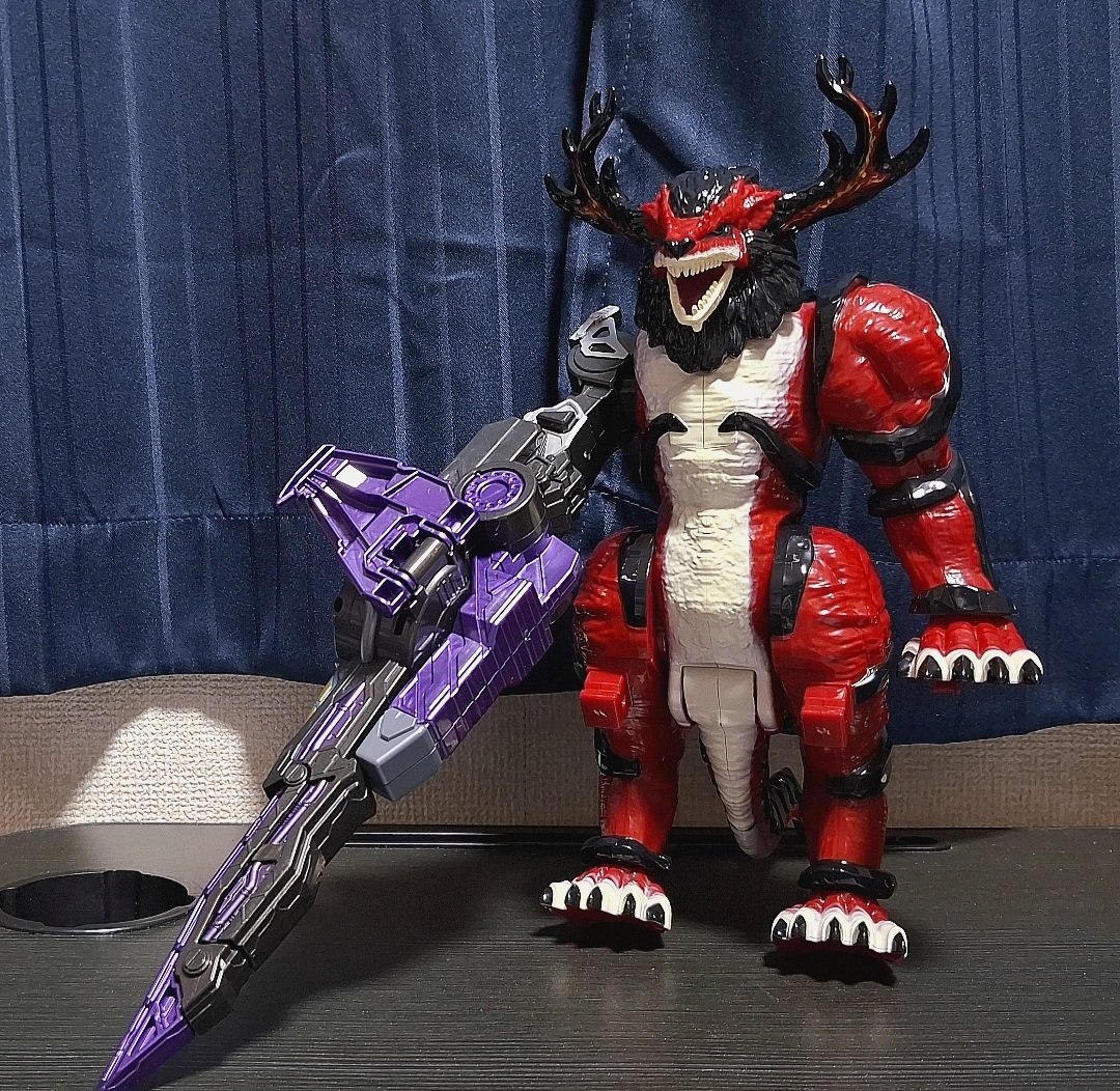 hirotarice's tweet photo. DXエンカクと超ギャバン玩具合体まだやってなかったので、説明書をしっかり読んでやってみた。完璧だ https://t.co/WUUzpkwDRa