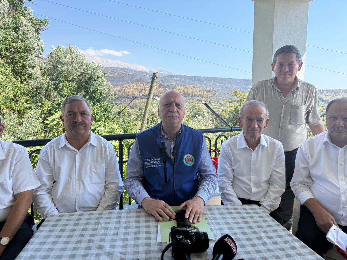 semsibayraktar's tweet photo. Seydikemer ilçemize bağlı Sarıyer Mahallesi'nde yangından etkilenen ormanlık alanda incelemelerde bulunduk.
Üreticilerimizle bir araya gelerek yaşanan zarar hakkında bilgi aldık, ardından basın mensuplarına değerlendirmelerde bulunduk.
Yangından etkilenen tüm vatandaşlarımıza ve üreticilerimize geçmiş olsun dileklerimi iletiyorum.
