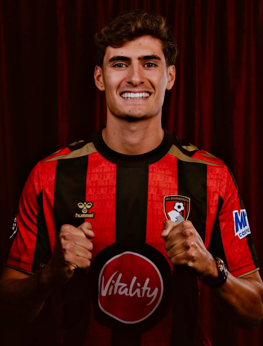CabineSport's tweet photo. Mais um português na Premier League. https://t.co/ugWPhza1e3