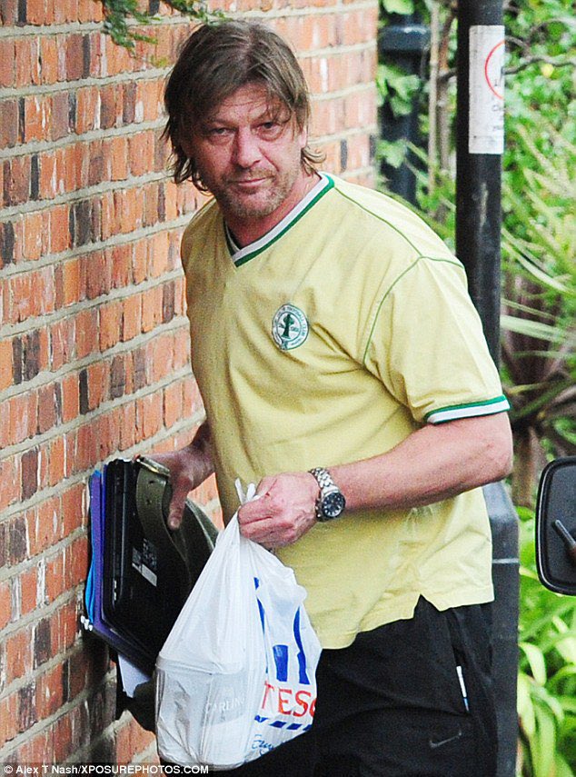 Dli_ODoir's tweet photo. May Sean Bean and his bag of cans bring you luck today and every day https://t.co/myTKej45D1