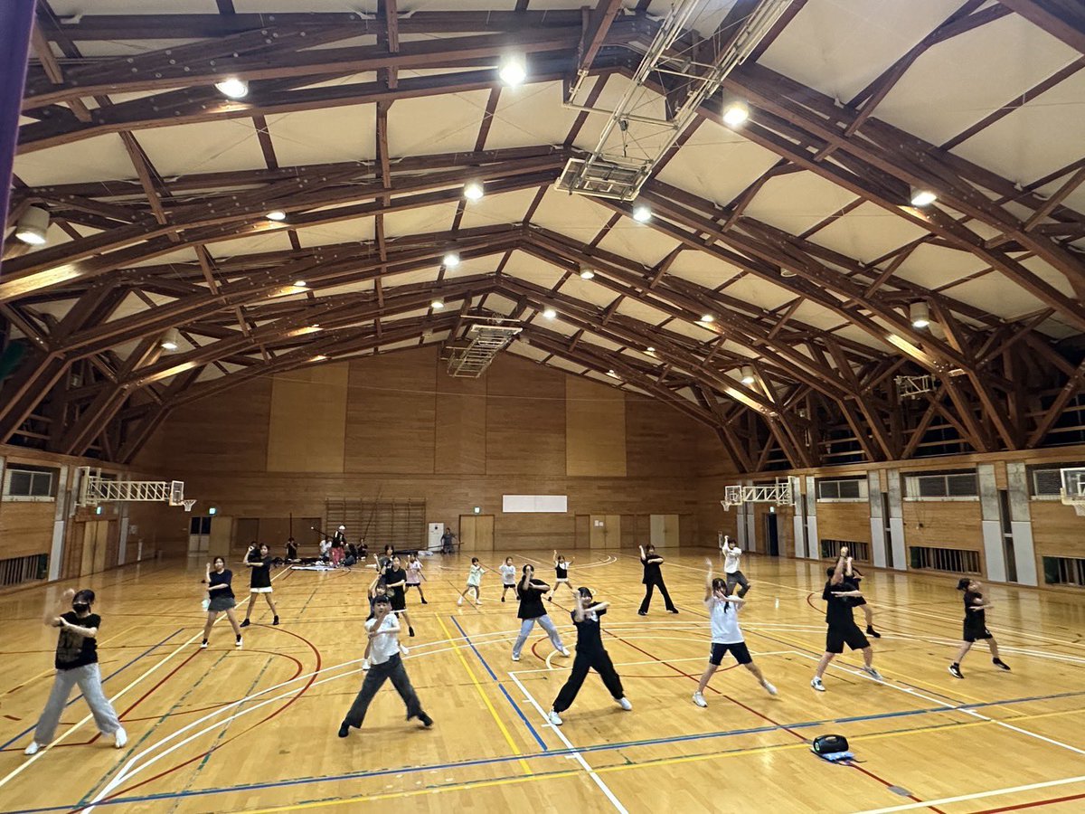 WINDJr2007's tweet photo. 今日の練習に寺内こまちはやて組さんが来てくれました✨

皆んなで何の練習をしたかと言うと☝️
２２日に行われるDJ盆踊りの練習😆

詳細は後日告知させて頂きますが、DJ盆踊りで踊ります🕺

以上本日の練習でした🎤~♪w

#寺内こまちはやて組
#のしろWINDJr https://t.co/jMrXjqfaxF