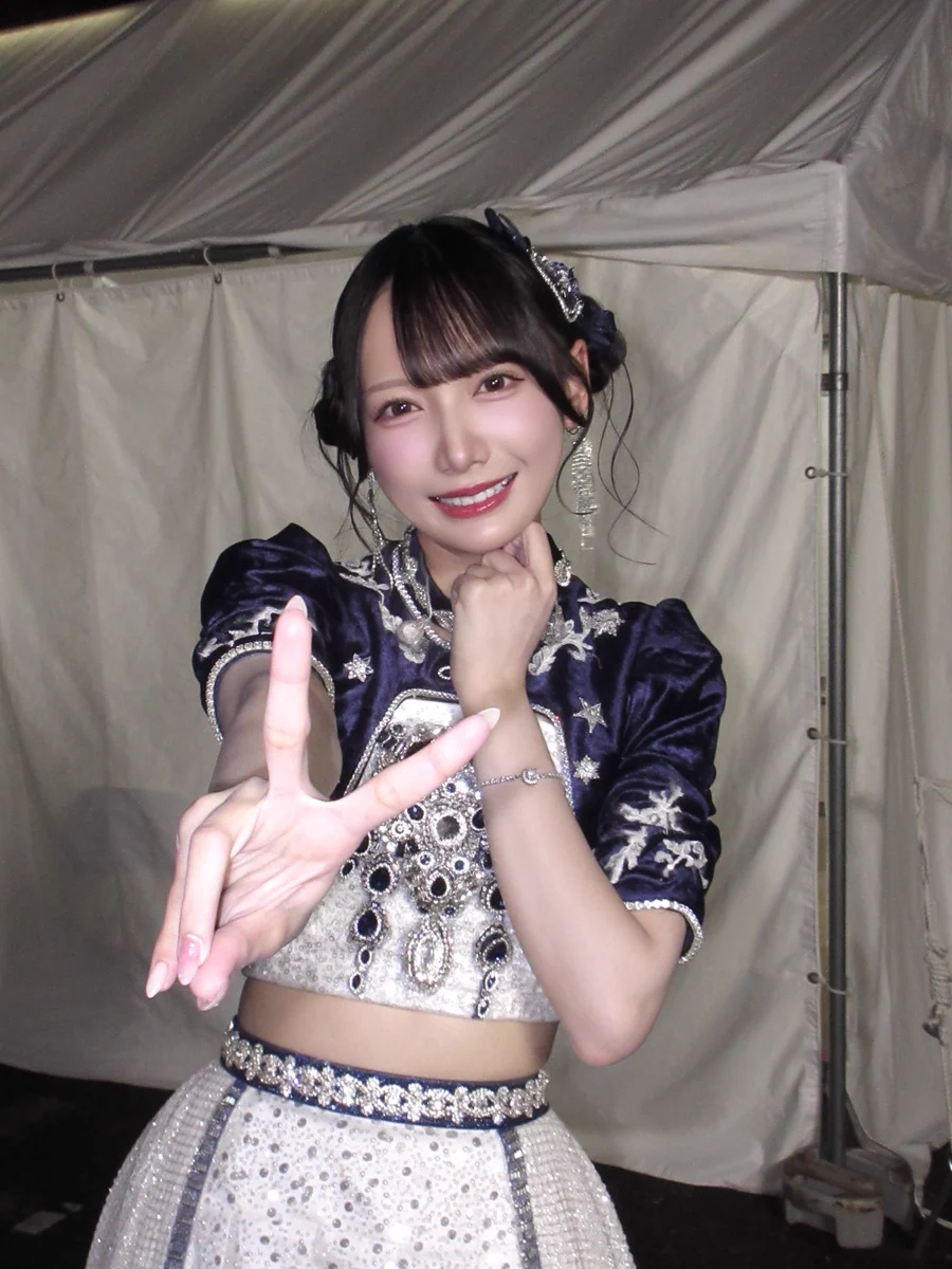 鈴木瞳美 ≠ME August-II 2026 ビッグ生写真 鈴木 瞳美 on X: 