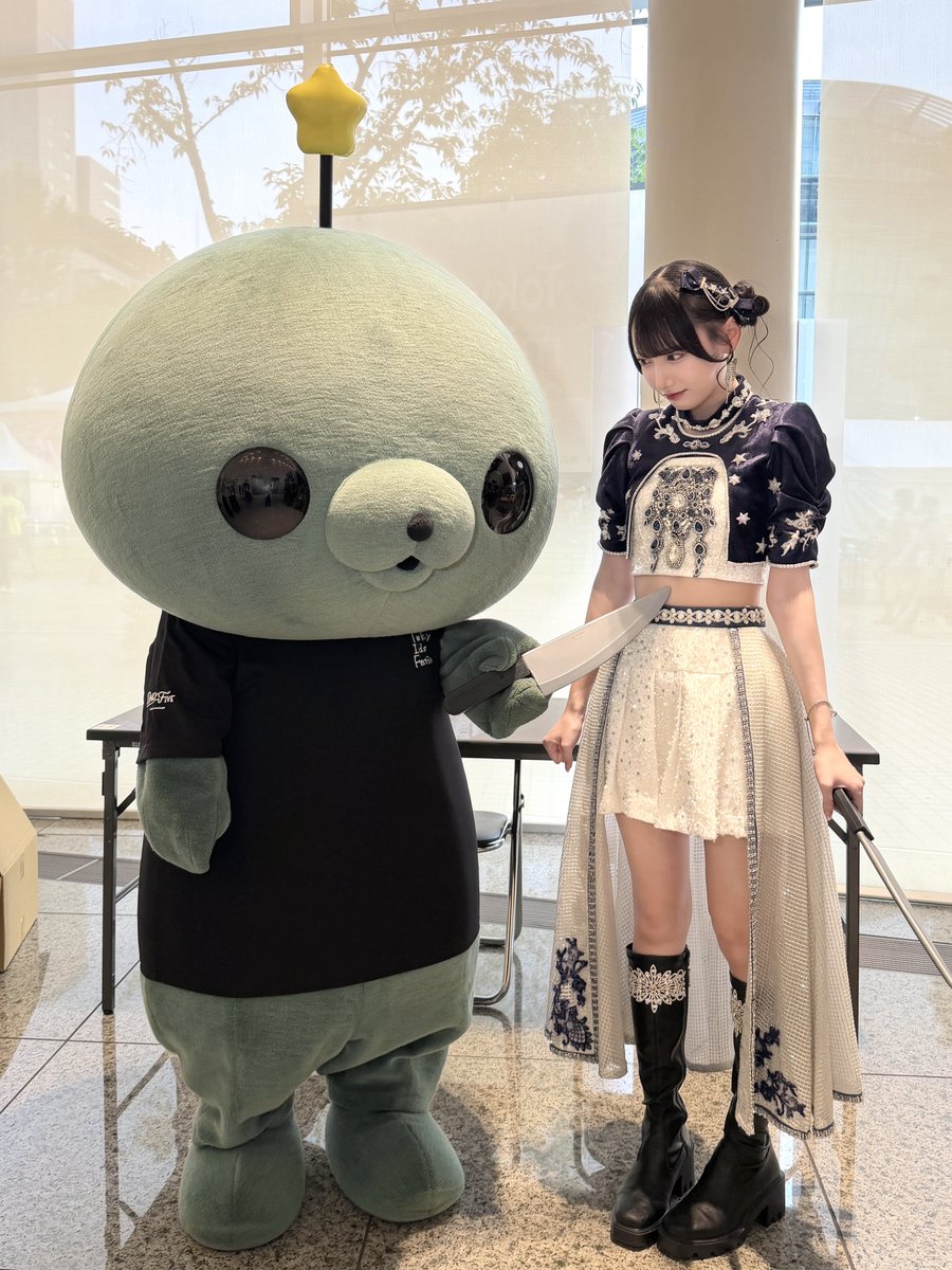 suzuki_hitomi_'s tweet photo. #TIF2026 ありがとうございました🫧

雨に負けないくらい、みんなの熱量が凄かった〜‼︎
今年もこのステージに立ててうれしい💭💎
忘れられない特別な思い出をありがとう…‼︎

美味しいもの食べて、ゆっくり休んでね🐈
(2枚目は推しのタマです。) https://t.co/H6bkPG7juB