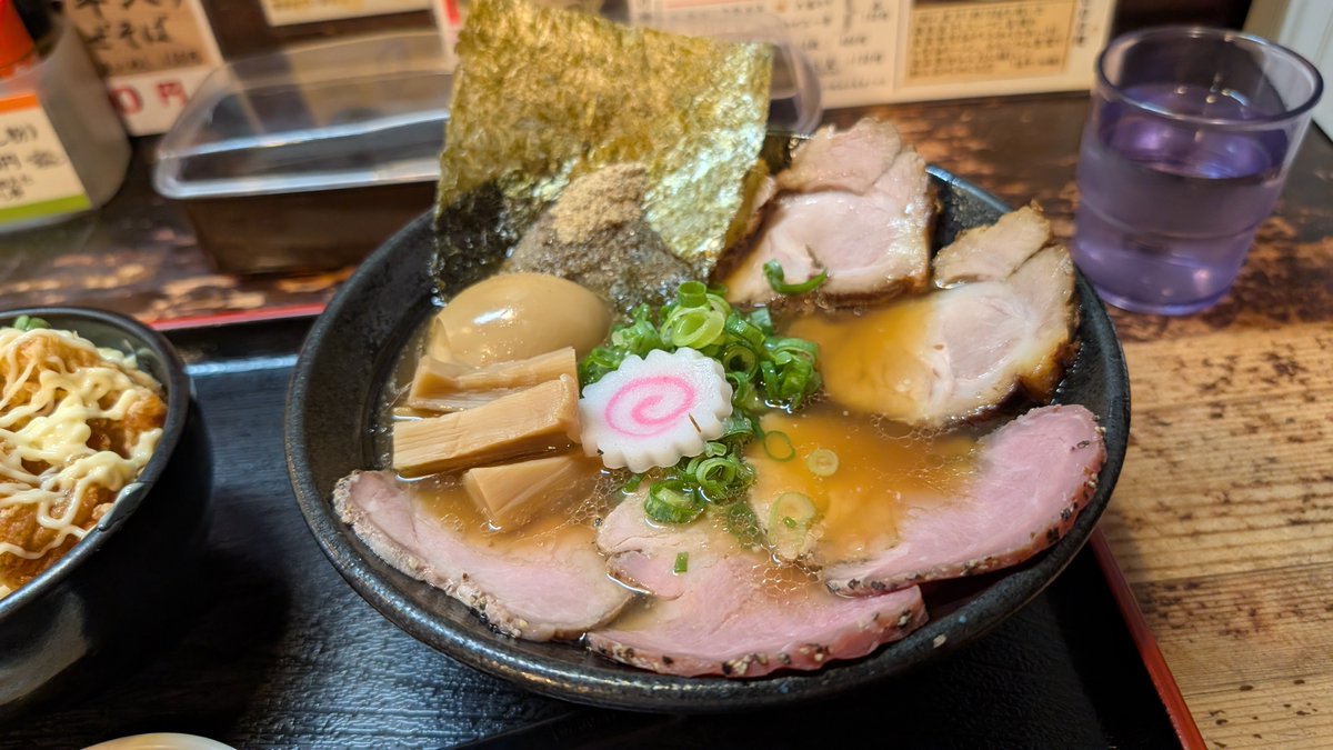 ABuLA222's tweet photo. 夕べの一杯

#にぼしこいし
特性にぼこいラーメン

めっちゃクリアでどこまでもウオ。スープ美味すぎて替え玉にキープ。頼んだ和え玉ド濃厚魚々でスープの風味消し飛んだ…(知ってたら全然アリです多分そのままorスープチョイ足しが美味い🐟️✨)

にぼこぶ酢もgood👍
また食べたいラーメンです🙏✨ https://t.co/JCadGJLyL5