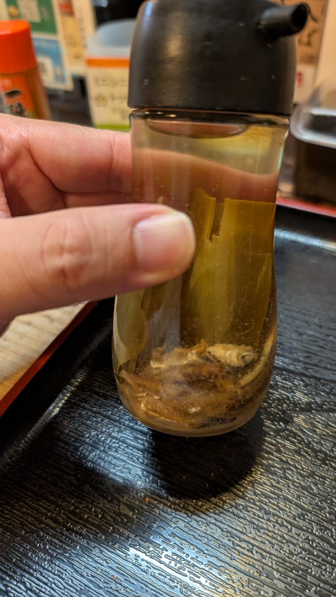 ABuLA222's tweet photo. 夕べの一杯

#にぼしこいし
特性にぼこいラーメン

めっちゃクリアでどこまでもウオ。スープ美味すぎて替え玉にキープ。頼んだ和え玉ド濃厚魚々でスープの風味消し飛んだ…(知ってたら全然アリです多分そのままorスープチョイ足しが美味い🐟️✨)

にぼこぶ酢もgood👍
また食べたいラーメンです🙏✨ https://t.co/JCadGJLyL5