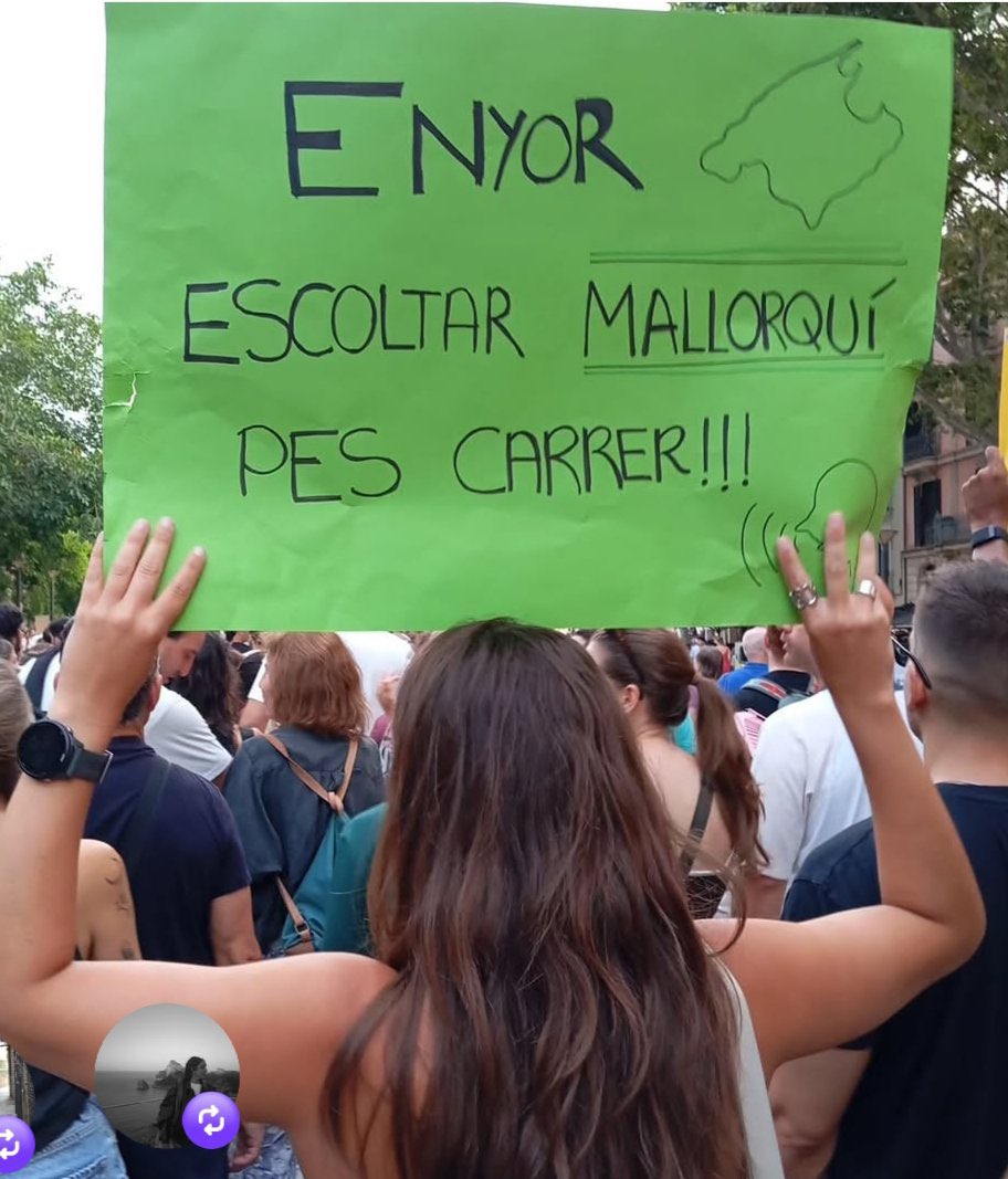 JosepCatt's tweet photo. “Enyor escoltar mallorquí pes carrer”

#MallorcaAlLímit https://t.co/5tpbm9dCYu